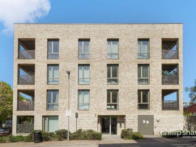 Flat for sale in Greater London