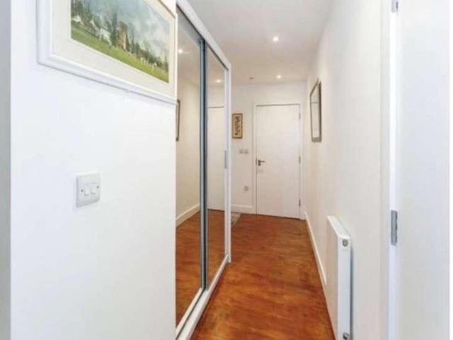 Flat for sale in Slough