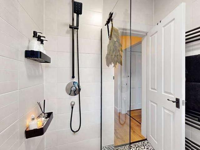 Flat for sale in Halfwayhouse, Glasgow