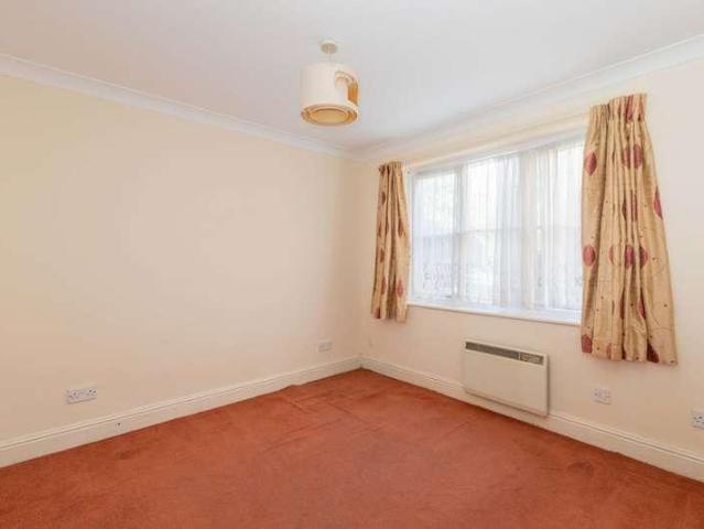 Flat for sale in Furze Platt, Maidenhead
