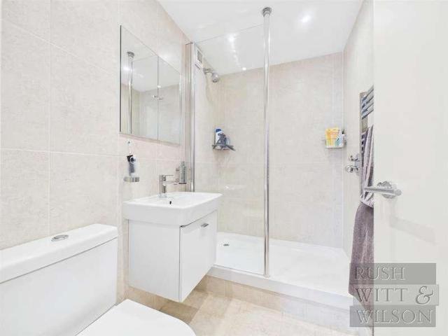 Flat for sale in Central, Heathlands