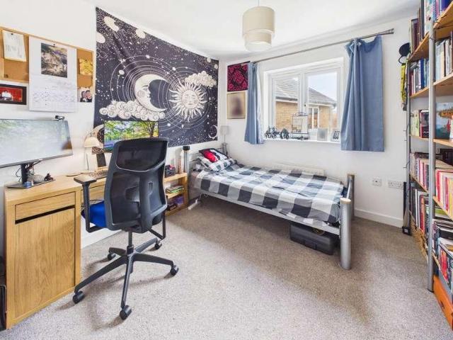 Flat for sale in Fishersgate, West Sussex