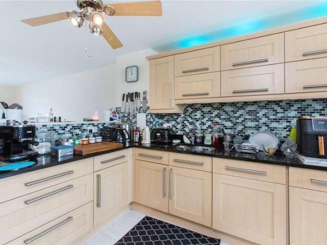 Flat for sale in Islington, Greater London