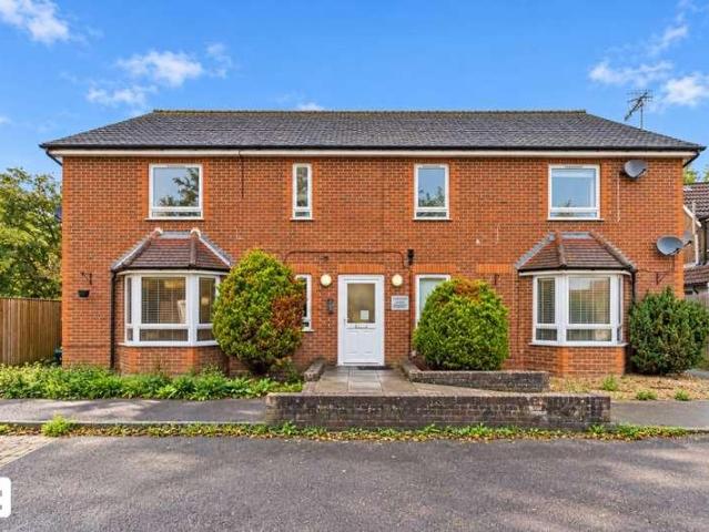 Flat for sale in Salfords, Reigate and Banstead
