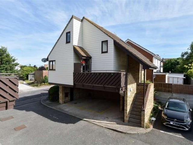 Flat for sale in Minnis Bay, Acol