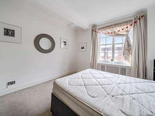 Flat for sale in Bayswater, Greater London