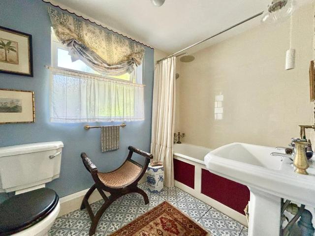 Flat for sale in Central, Heathlands