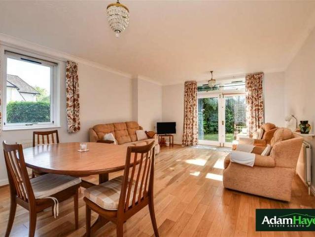 Flat for sale in North Finchley, Isle Of Man