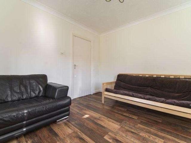 Flat for sale in London Borough of Lewisham, Deptford