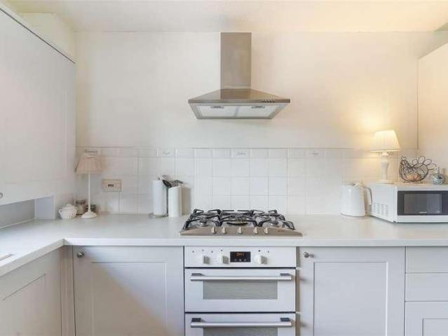 Flat for sale in Red Hill, Surrey