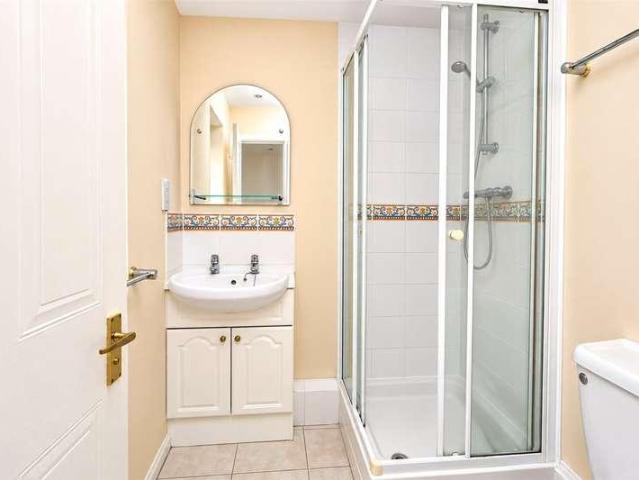 Flat for sale in Basingstoke, Basingstoke and Deane