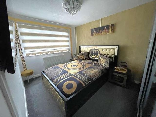 Flat for sale in Gloucester, Gloucestershire