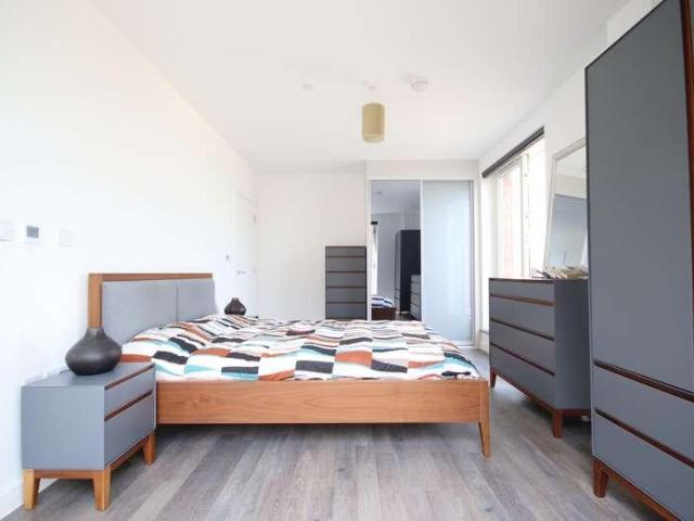Flat for sale in Fishery, Maidenhead