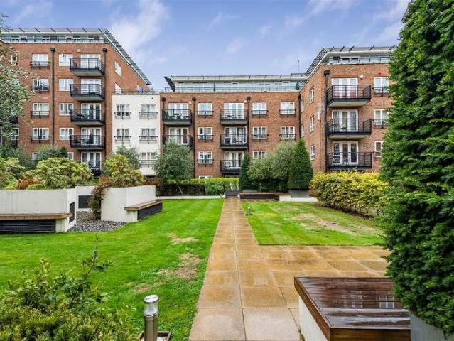 Flat for sale in Royal Borough of Kingston upon Thames, Greater London