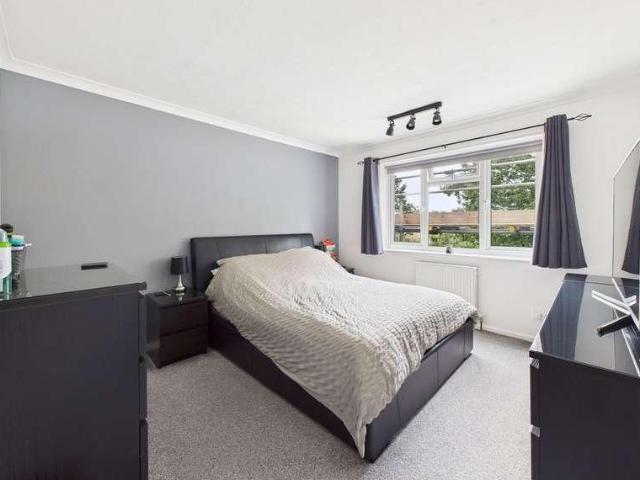 Flat for sale in Worthing, West Sussex