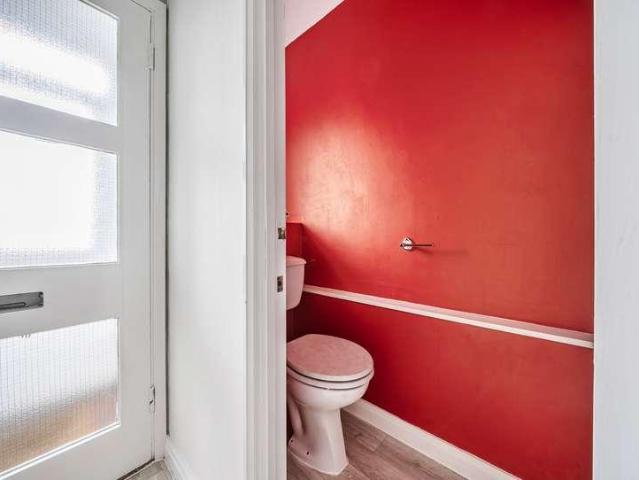 Flat for sale in Sevenoaks, The Butts