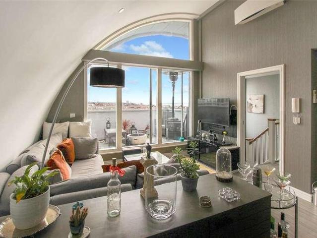 Flat for sale in Alton Barnes, Essex