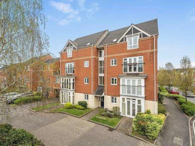 Flat for sale in Evershot, Oxfordshire