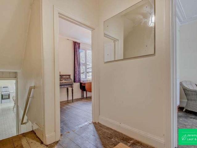Flat for sale in Finchley, Greater London
