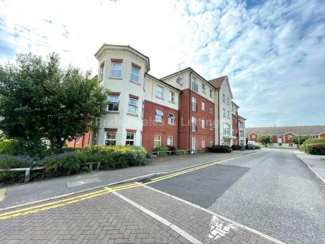 Flat for sale in Glebe Park, Brayford
