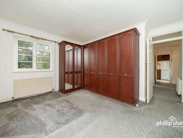 Flat for sale in Kenton, Greater London