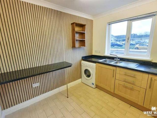 Flat for sale in Pembroke Dock, Wales