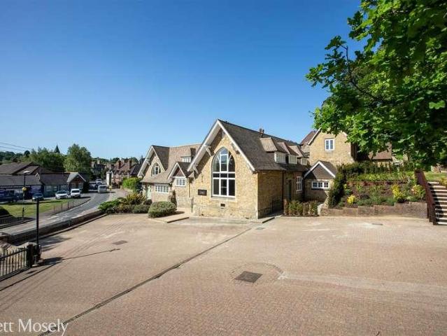 Flat for sale in The Butts, Kent