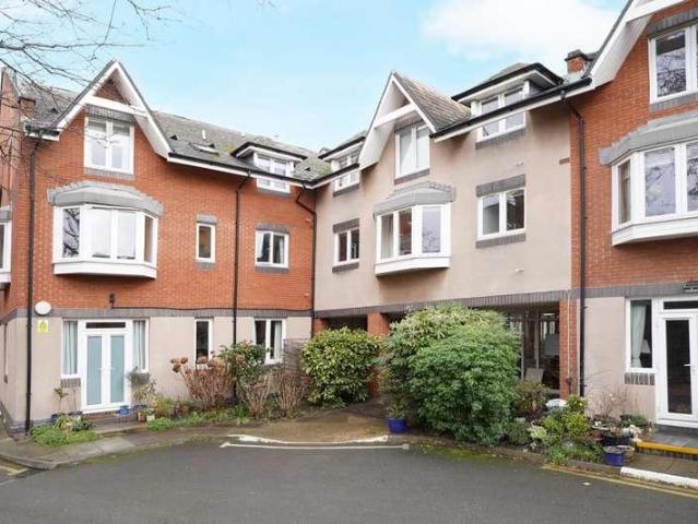 Flat for sale in Dulwich Village, Greater London