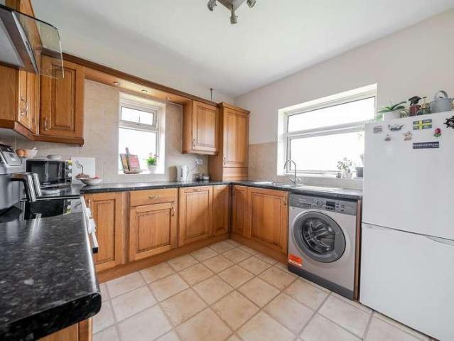 Flat for sale in Rose Green, Clapham