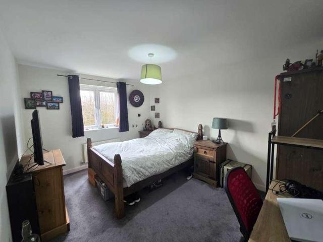 Flat for sale in Brynmenyn, Wales