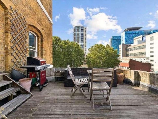 Flat for sale in Whitechapel, Greater London