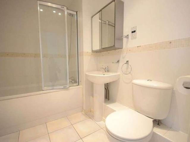Flat for sale in Reading