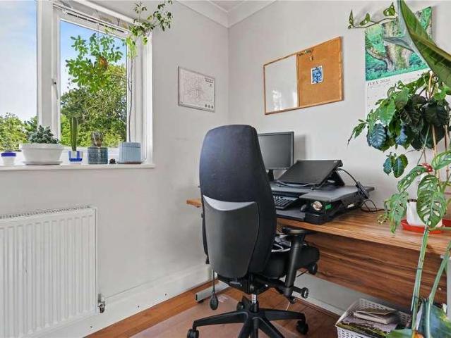 Flat for sale in Heigham Grove, East Bank