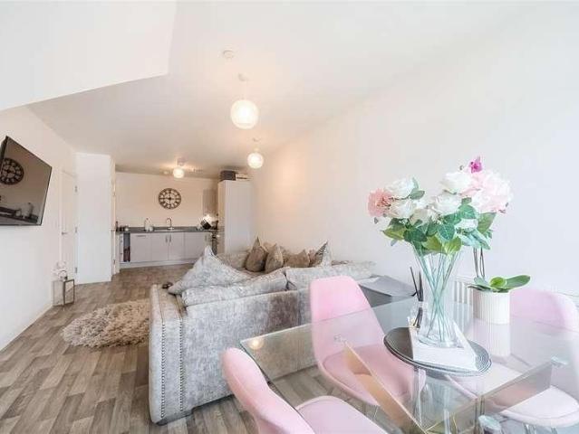Flat for sale in Wokingham