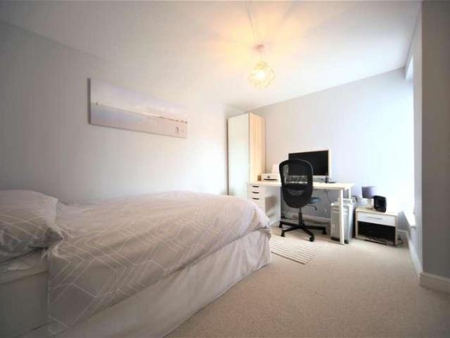Flat for sale in Slough