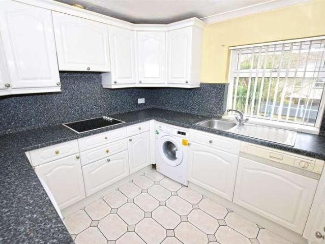 Flat for sale in Chatham