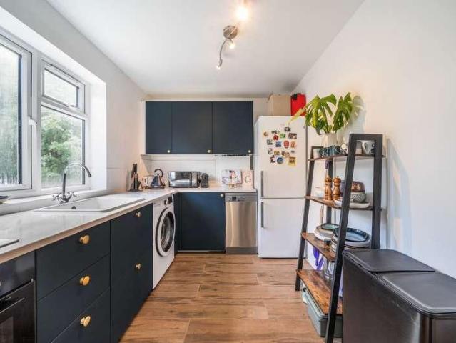 Flat for sale in London Borough of Lewisham, Brockley