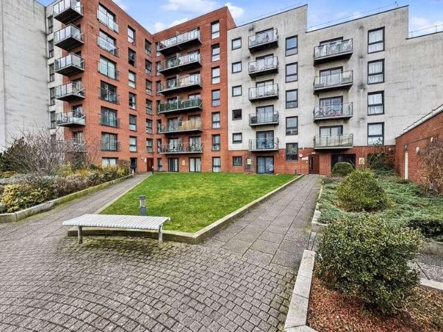 Flat for sale in Salford, Greater Manchester