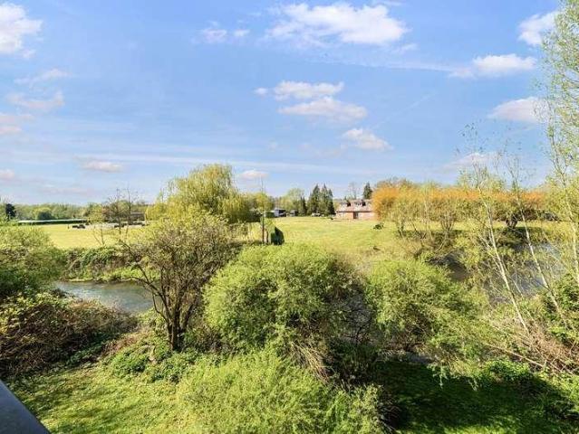 Flat for sale in Greater London