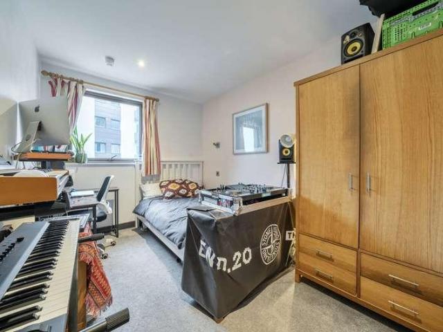 Flat for sale in Georgia, Greater Manchester