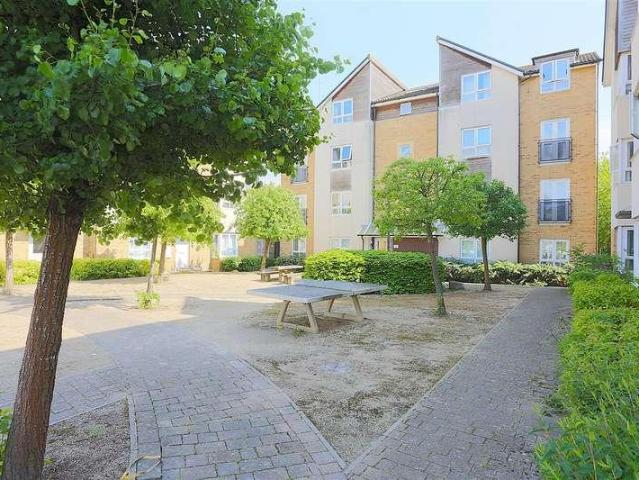 Flat for sale in Feckenham, City Of Bristol