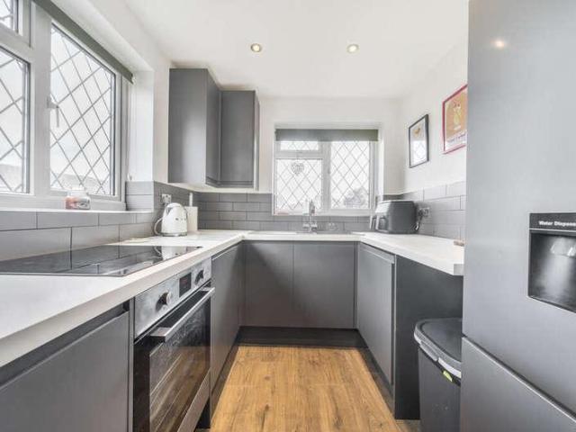 Flat for sale in Sidcup, Longlands