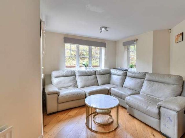 Flat for sale in The Slade, Oxfordshire