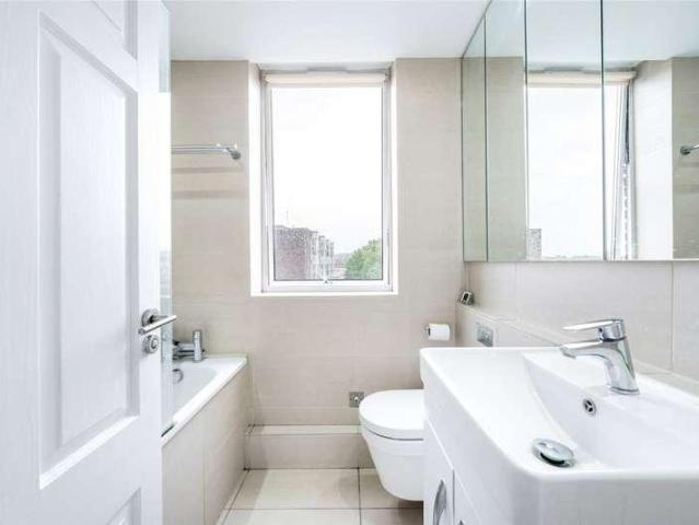 Flat for sale in St. John's Wood, Greater London