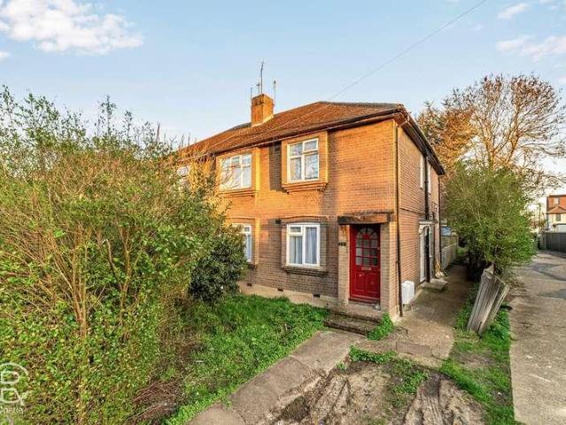 Flat for sale in London Borough of Ealing, Greenford