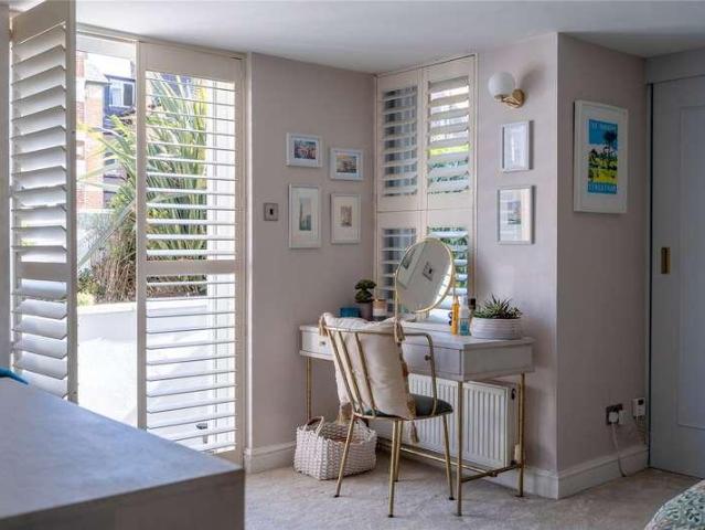 Flat for sale in Streatham, Greater London