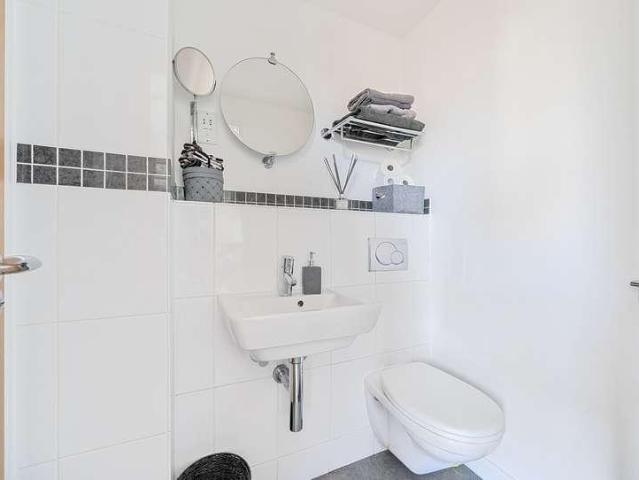 Flat for sale in Canon's Marsh, Bristol