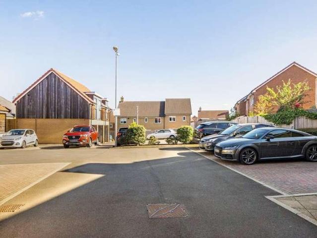 Flat for sale in Hanham Abbots, Kingswood
