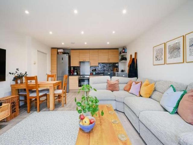 Flat for sale in Greater London