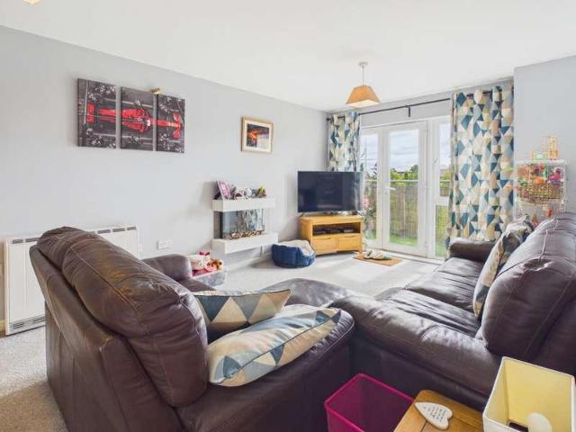 Flat for sale in Barry Island, Barry